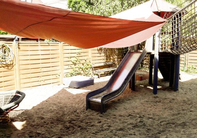 Kita Kratzbürsten Hausspielplatz